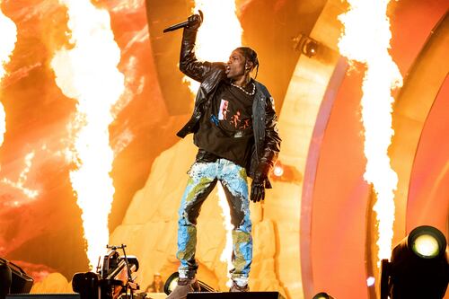 Travis Scott no enfrentará cargos penales por estampida en festival Astroworld