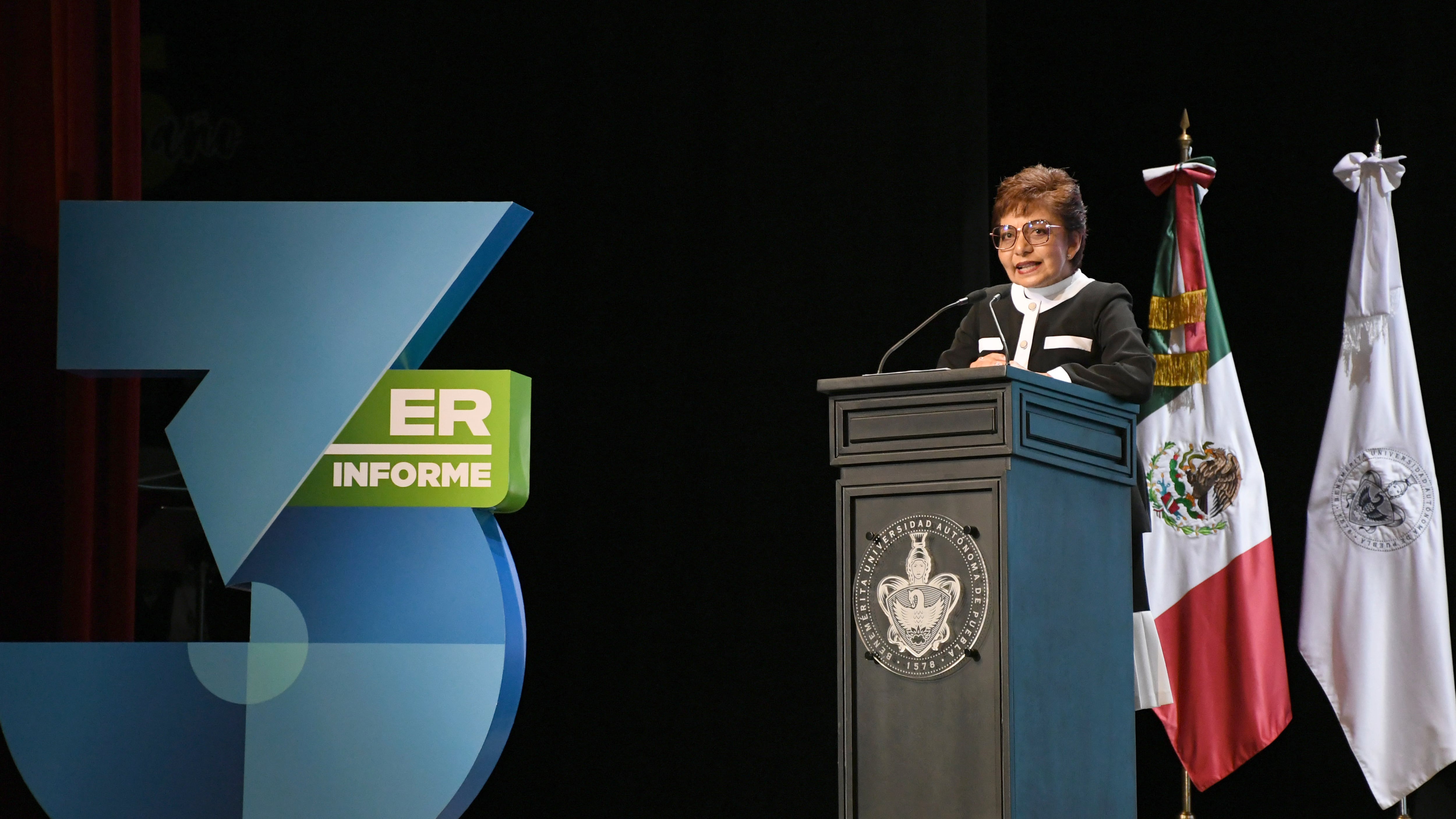 Lilia Cedillo rinde su Tercer Informe de Labores