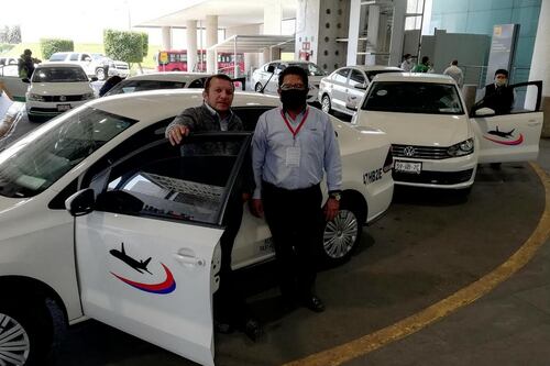 Cae hasta 90% la actividad en comercios, taxis y vuelos del AICM