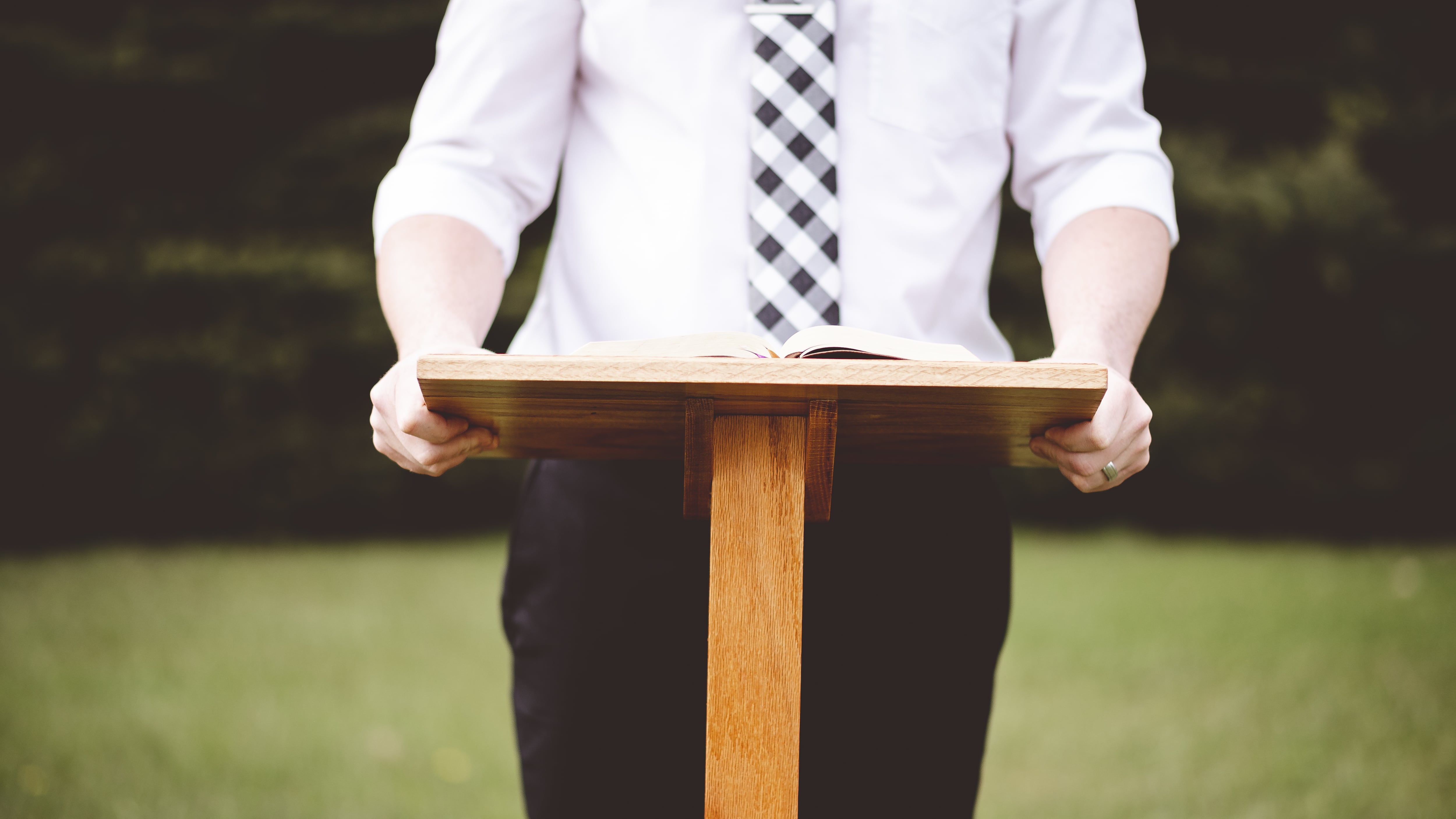 cometer abusos sexuais