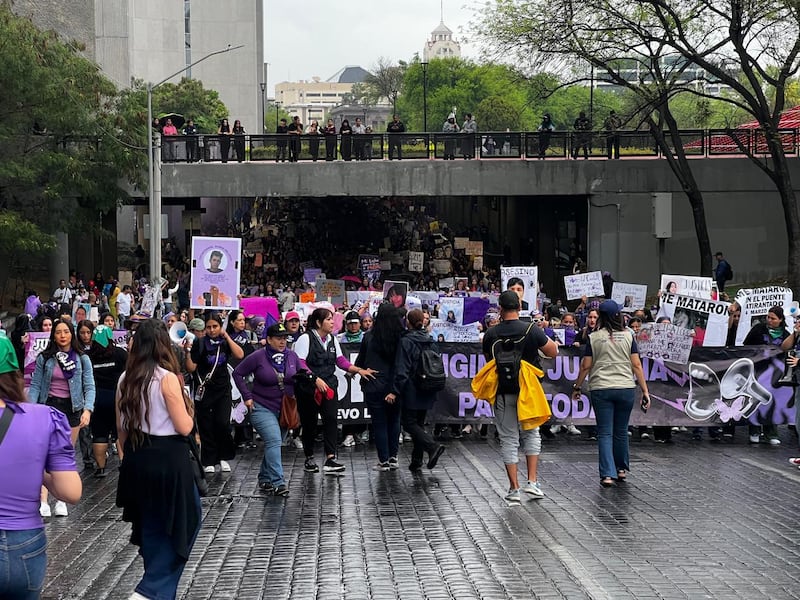 Las manifestantes se corrieron los principales calles del Centro de Monterrey.
