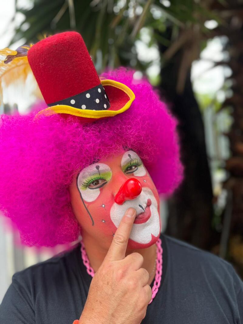 El comediante presenta su nuevo show "Le duela a quien le duela".