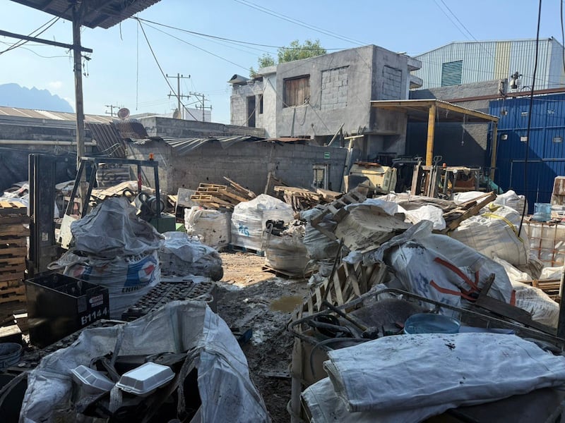 El negocio también se dedica al reciclaje de baterías automotrices en Monterrey.