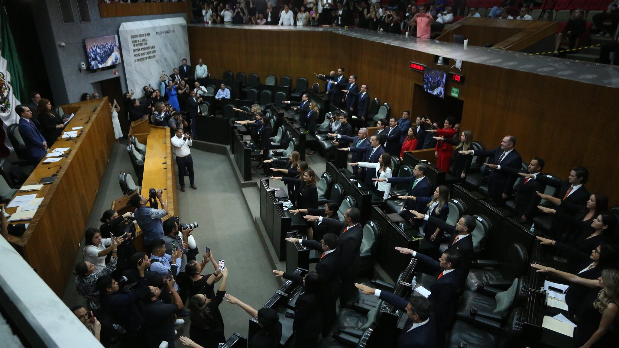 Grecia Benavides y Rocío Montalvo renunciaron a sus puestos como secretarias.