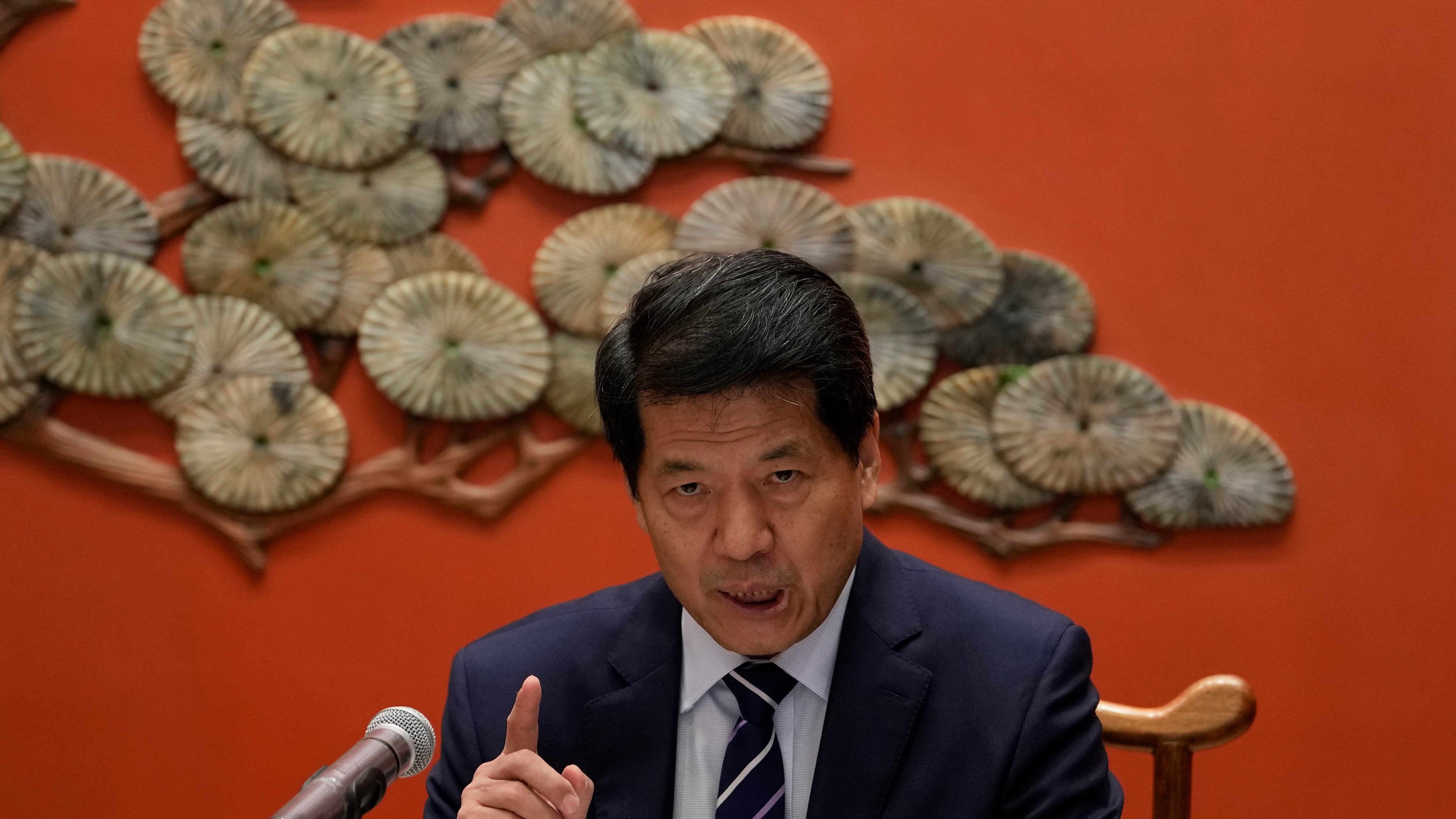 China pide que dejen de enviar armas a Ucrania, apela por conversaciones de paz