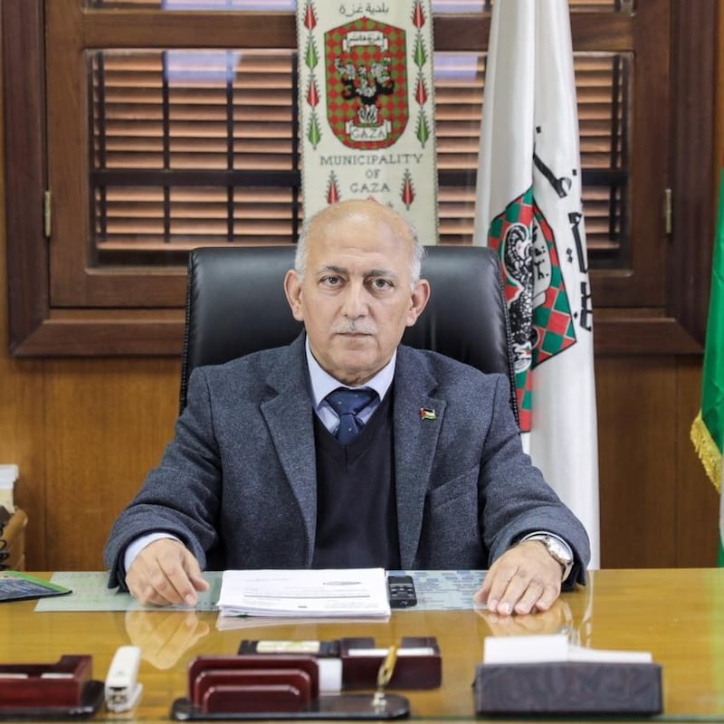 Yahya Al-Sarraj, desde los escombros, lanza un llamado global: “Paren el genocidio, Gaza merece vivir en paz y con dignidad”.