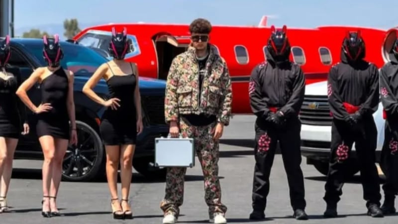 Famosa influencer y modelo sufre bochornoso descuido durante transmisión en vivo de La Mansión VIP