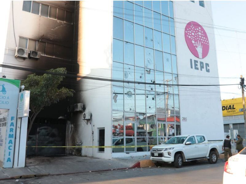 Lanzan molotov contra el Instituto de Elecciones en Chiapas