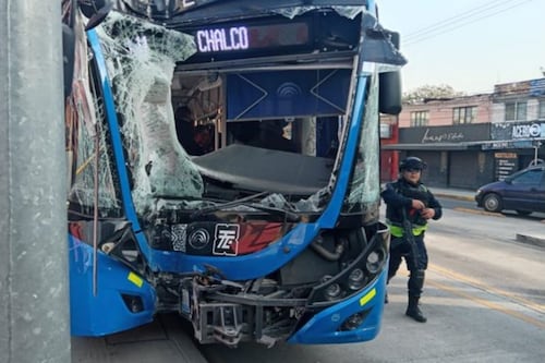 Choque de Trolebús de Chalco contra estación Covadonga deja al menos 20 lesionados