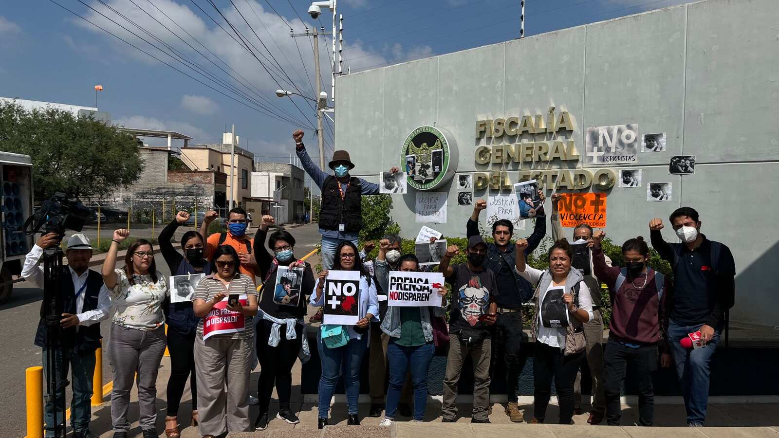 “Justicia para Ernesto”; periodistas protestan en Guanajuato para exigir el esclarecimiento de su homicidio.