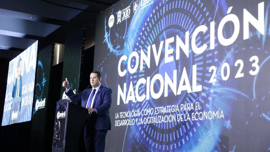 Es un encuentro entre la industria de alta tecnología y los actores políticos nacionales.