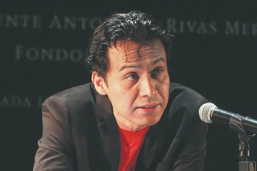 VIDEO: Desalojan a Marx Arriaga de oficinas de la SEP; el momento desata polémica