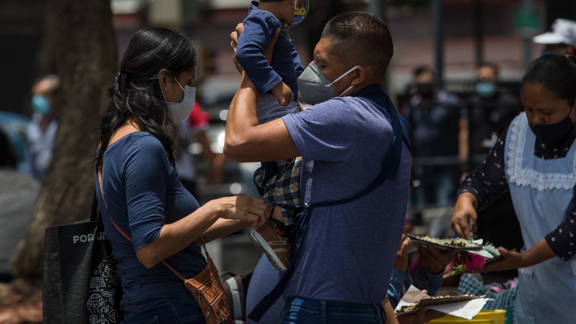 El castigo vs las empresas infractoras se aplica a través de la NOM 035, que previene riesgos psicosociales y un entorno favorable para los trabajadores.