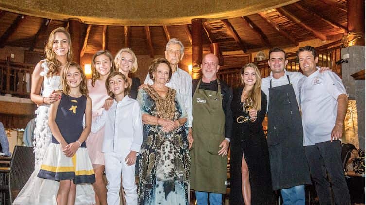 Eduardo Palazuelos organizó una cena única en el prestigiosos establecimiento acapulqueño