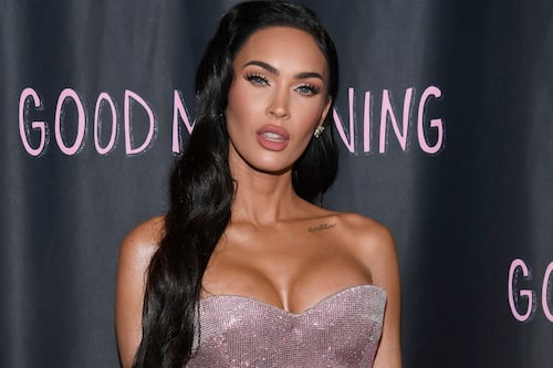 Megan Fox detiene el internet tras compartir atrevidas fotos en ropa interior