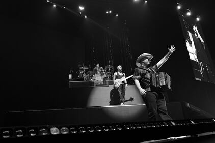 Las Vegas fue testigo de la primera presentación de la agrupación que se embarcará por un tour para promocionar su último lanzamiento discográfico, por lo cual recorrerán las principales ciudades de Estados Unidos y México, dejando en claro su poder en la industria dentro del regional mexicano.