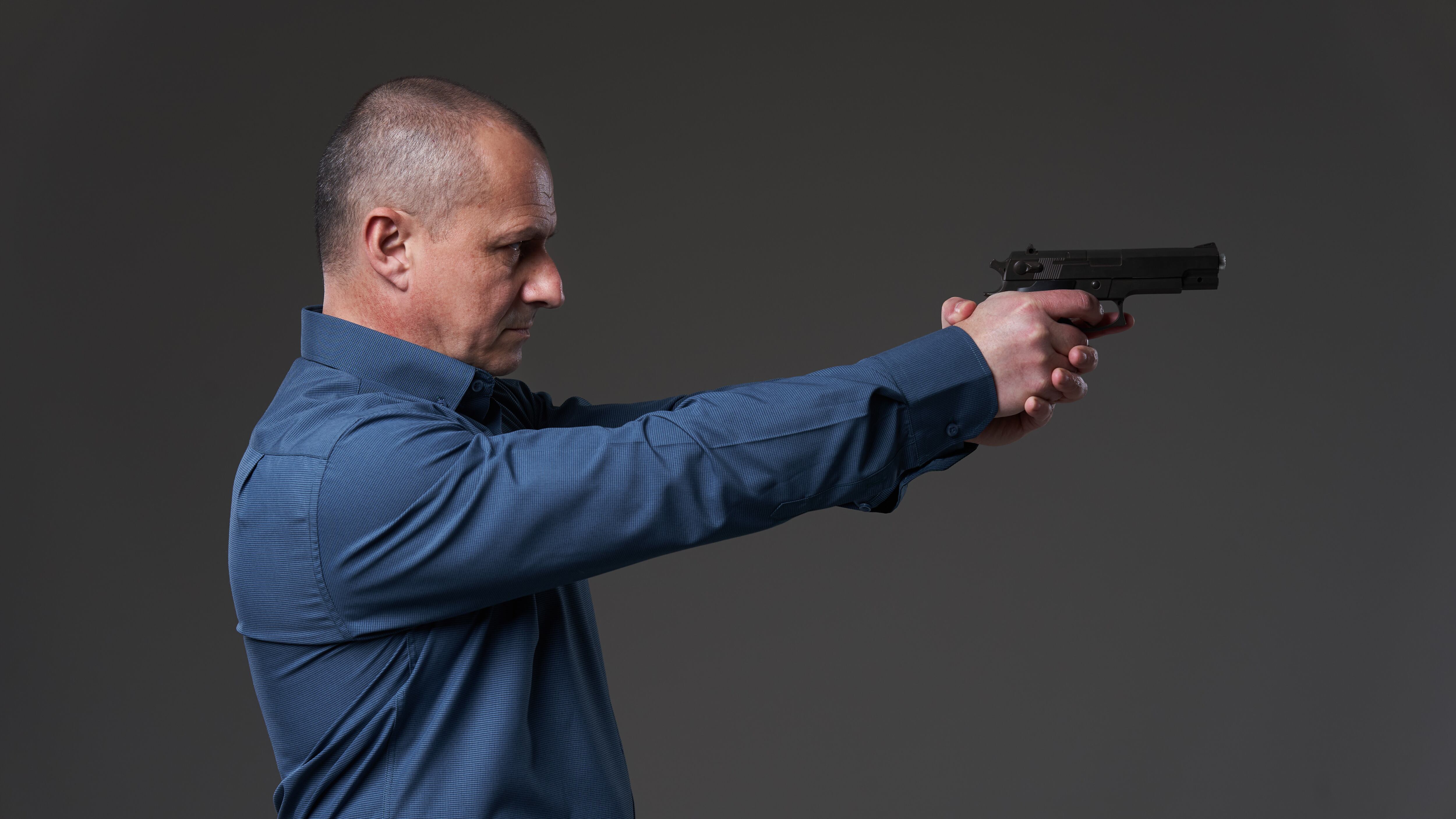 Un hombre de 64 años le disparó a su "roomie" por comerse su "Hot pocket", que es una empanada de pepperoni.