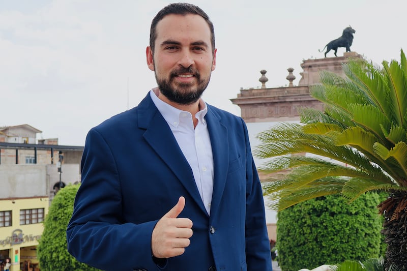 Alan Sahir Márquez frena vacíos legales ante la Inteligencia Artificial