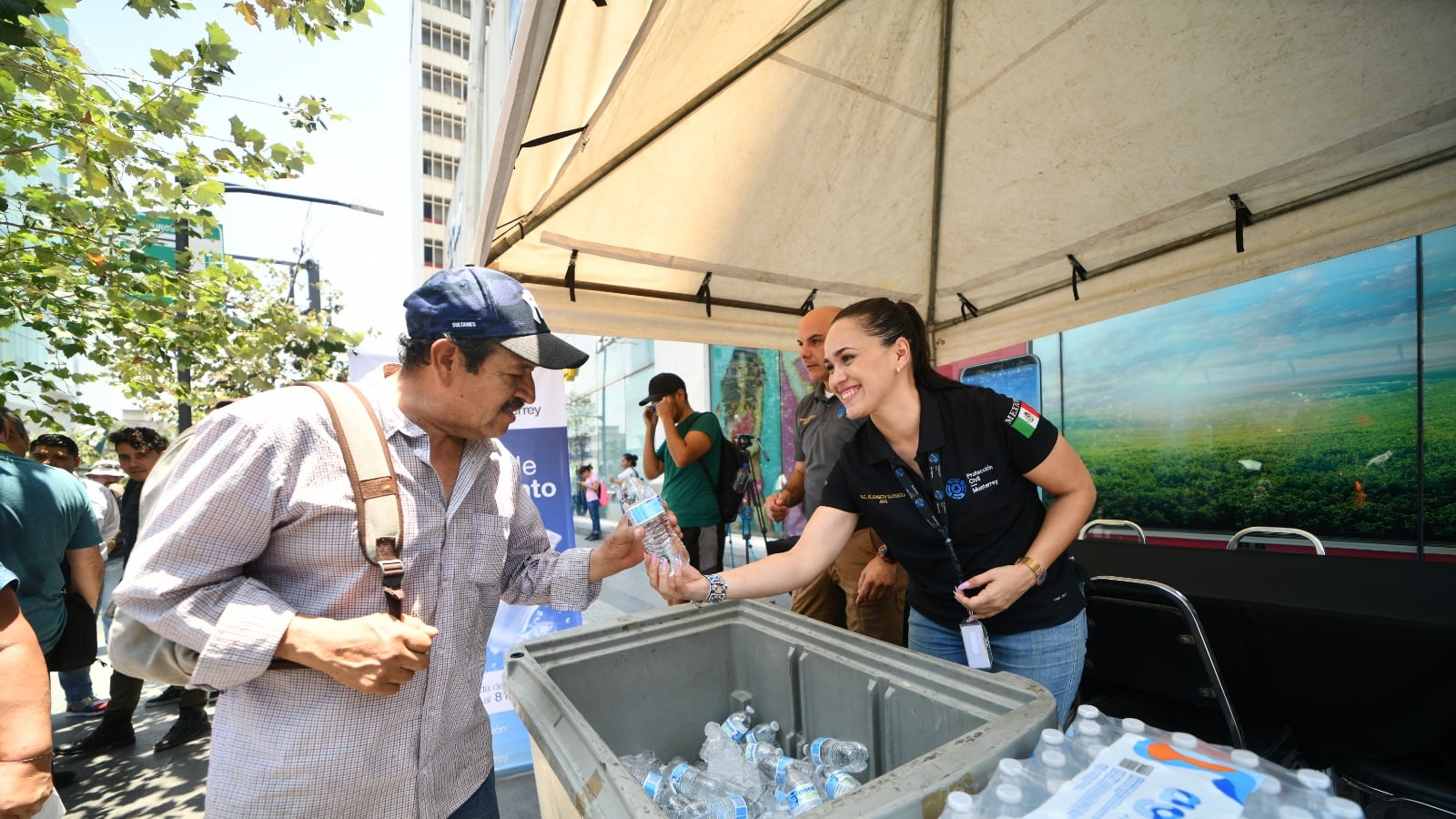 Se espera repartir alrededor de 5 mil litros de agua por día.