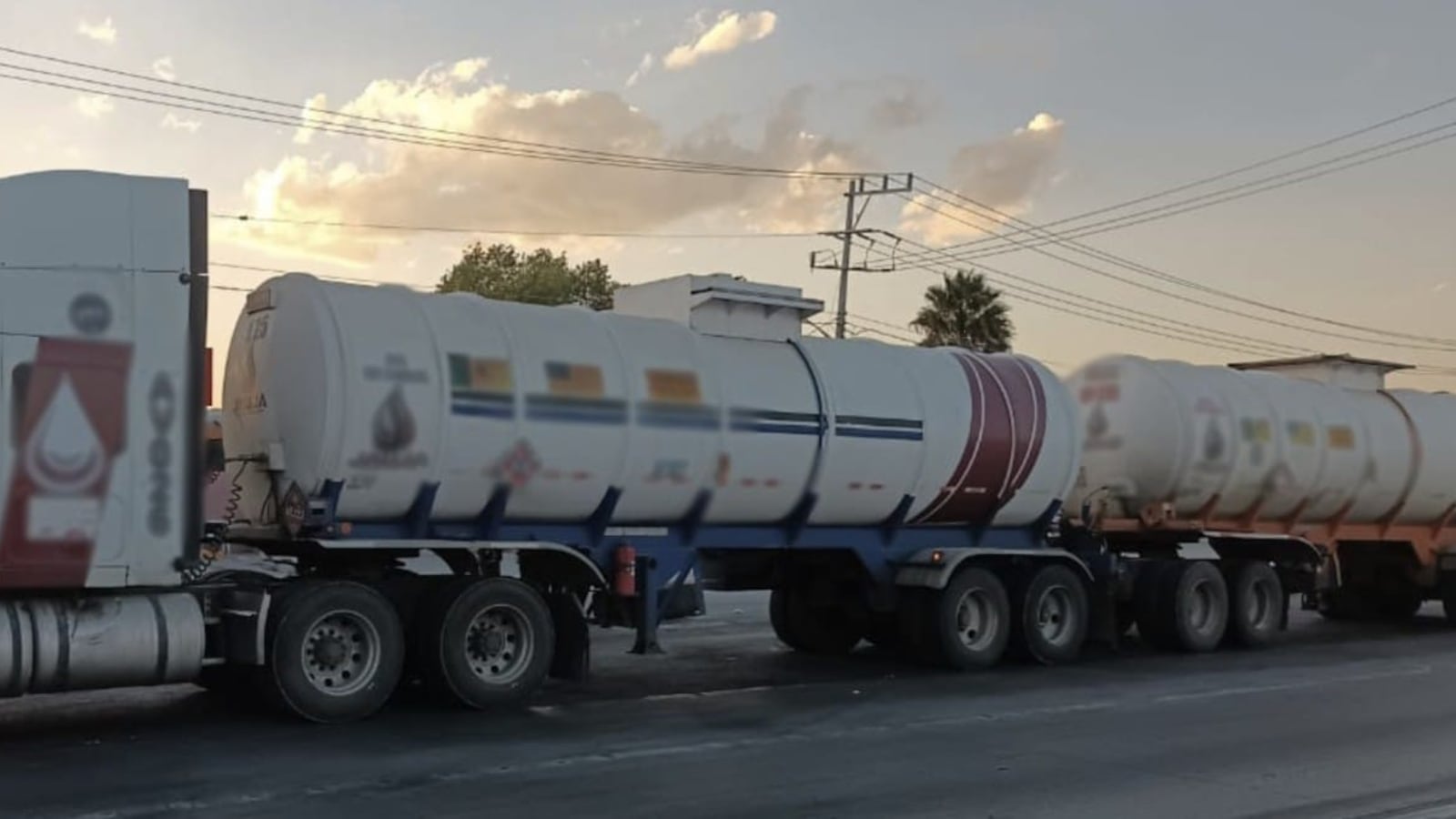 En este tractocamión acoplado se transportaban 62 mil litros de hidrocarburo de firma ilegal.