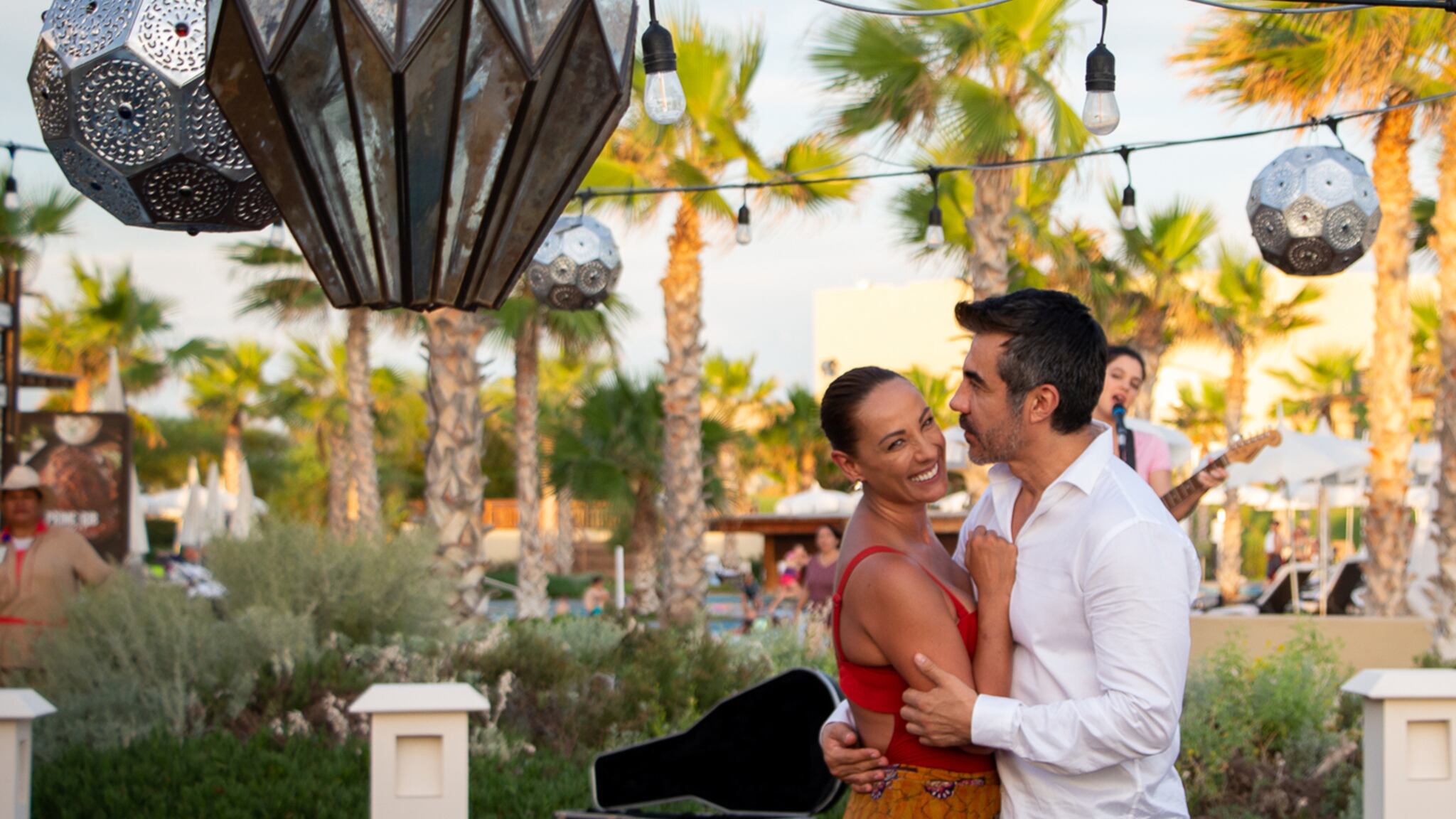 Consuelo Duval y Adrián Uribe tienen su primer protagónico en el cine.