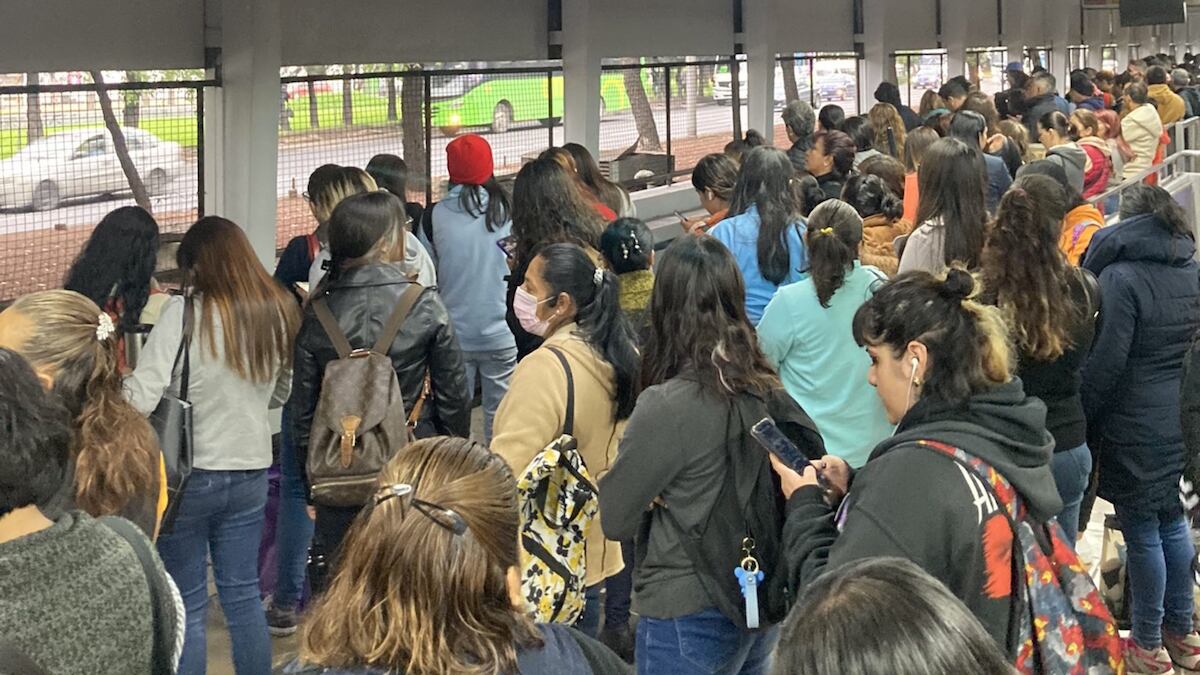 El servicio presentó problemas en el avance de los trenes este 28 de agosto. (Especial)