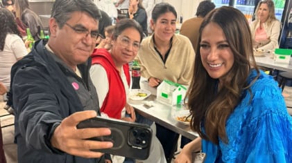 Y para celebrar, la gobernadora pasó por unos tacos tradicionales de Don Luis.