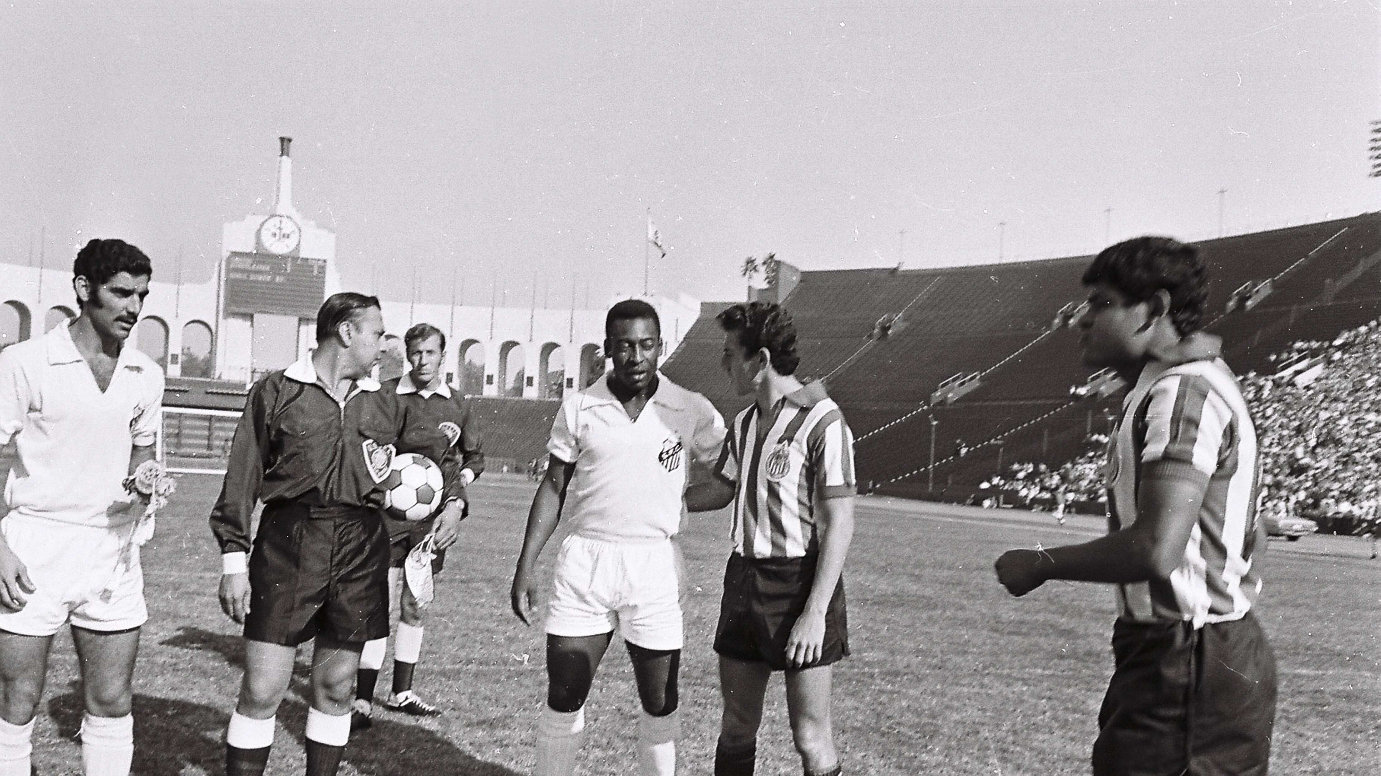 Pelé jugó contra el Rebaño Sagrado