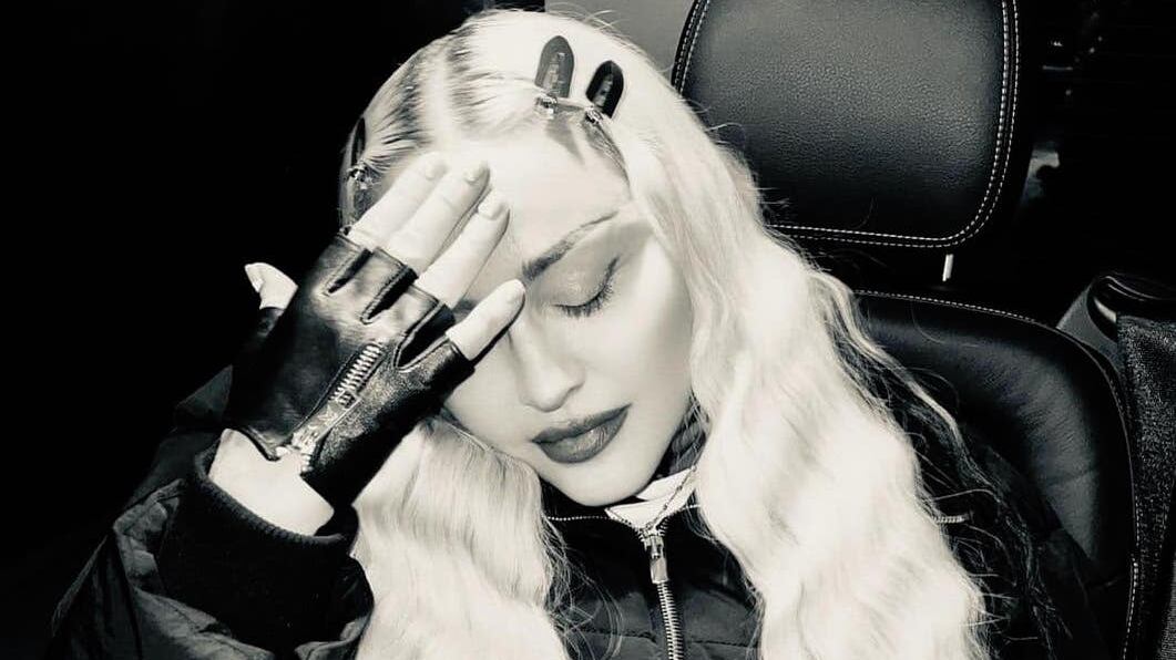 Reagenda fechas de su gira mundial.