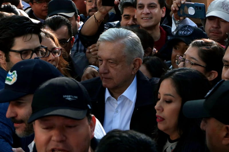 Los simpatizantes del presidente lo rodearon en Paseo de la Reforma. (Ángel Cruz/ Publimetro)