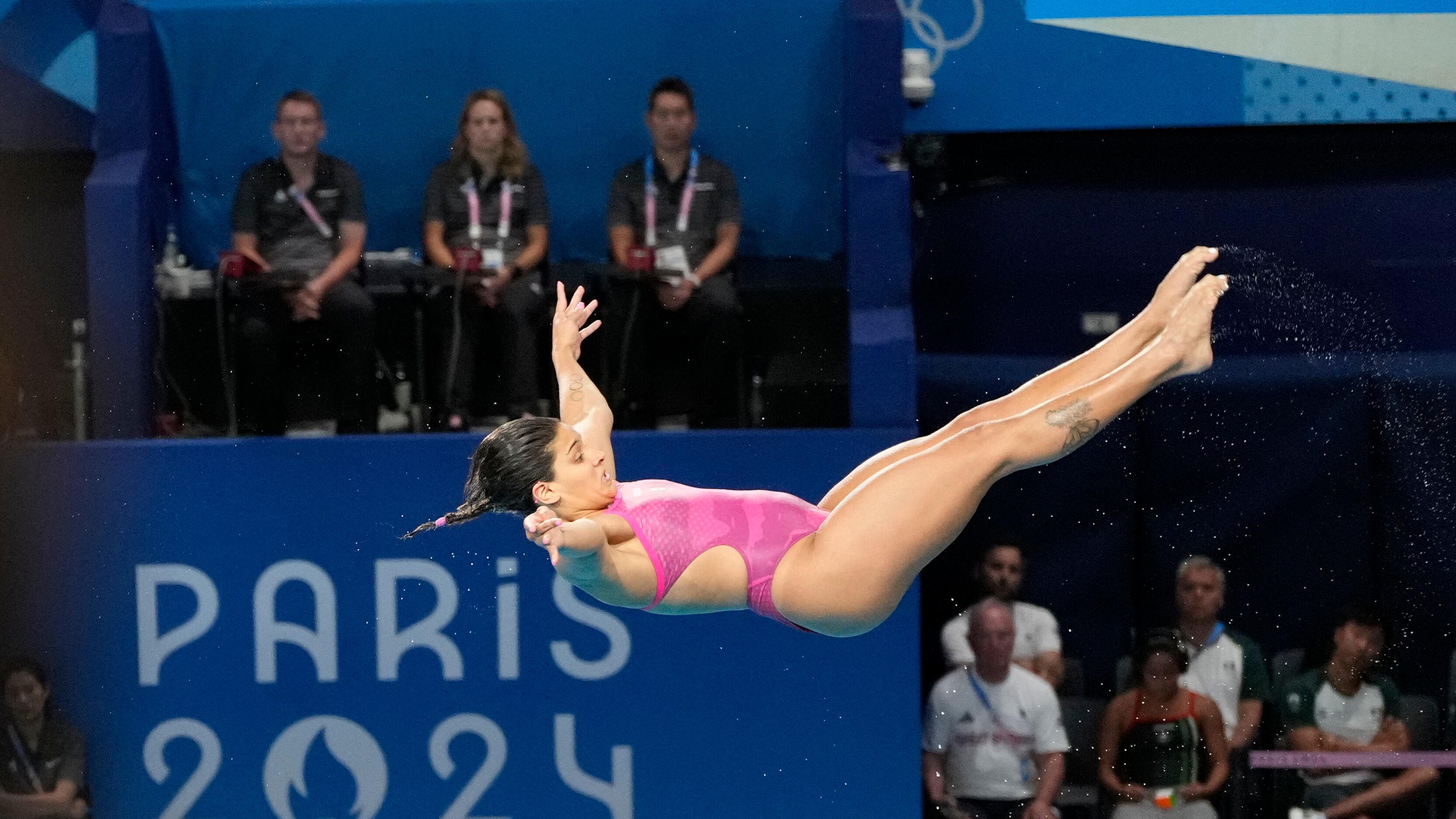 Aranza Vázquez tuvo un desafortunado clavado en París 2024.