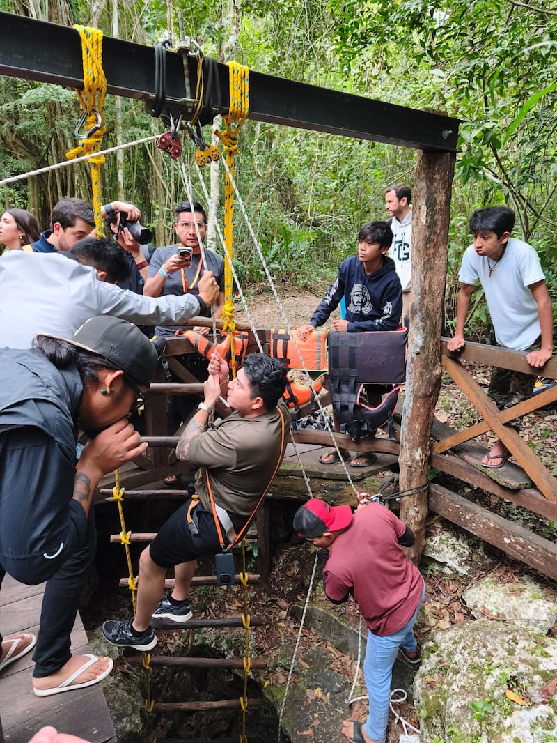 Desde tirolesas y cenotes hasta fotografía nocturna en un show de Cirque du Soleil, probamos un smartphone diseñado para aguantarlo todo y capturar cada momento con gran calidad