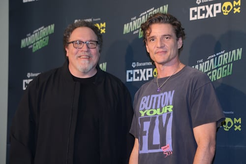 Pedro Pascal roba reflectores en el panel de Star Wars en México