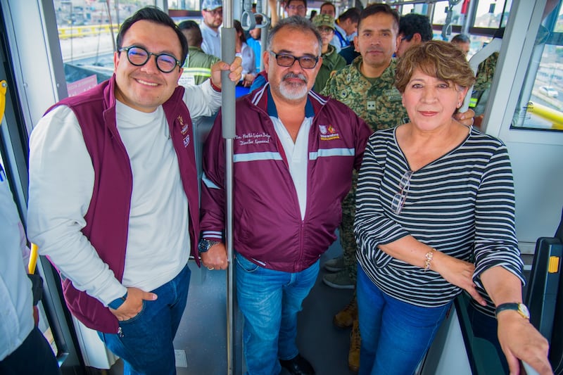 Delfina Gómez aborda nuevas unidades del Trolebús Chalco con familias mexiquenses en primer día de servicio