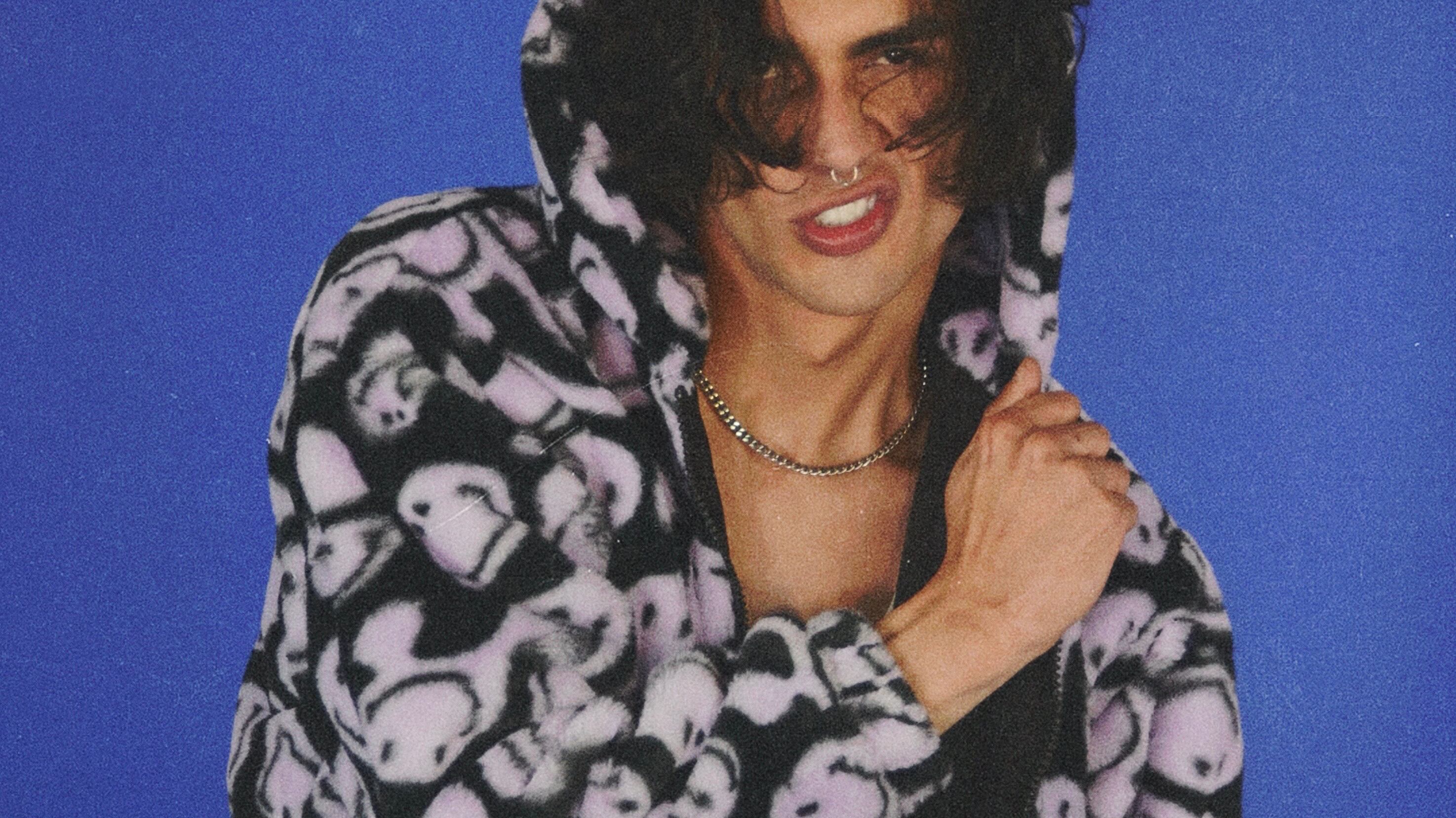 El exintegrante de CD9 presenta su primer álbum como solista para romper corazones.