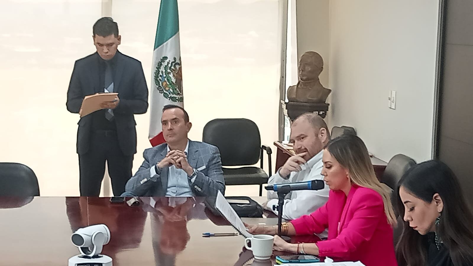 Una vez terminada la presentación de alegatos continuarán con el análisis de pruebas.