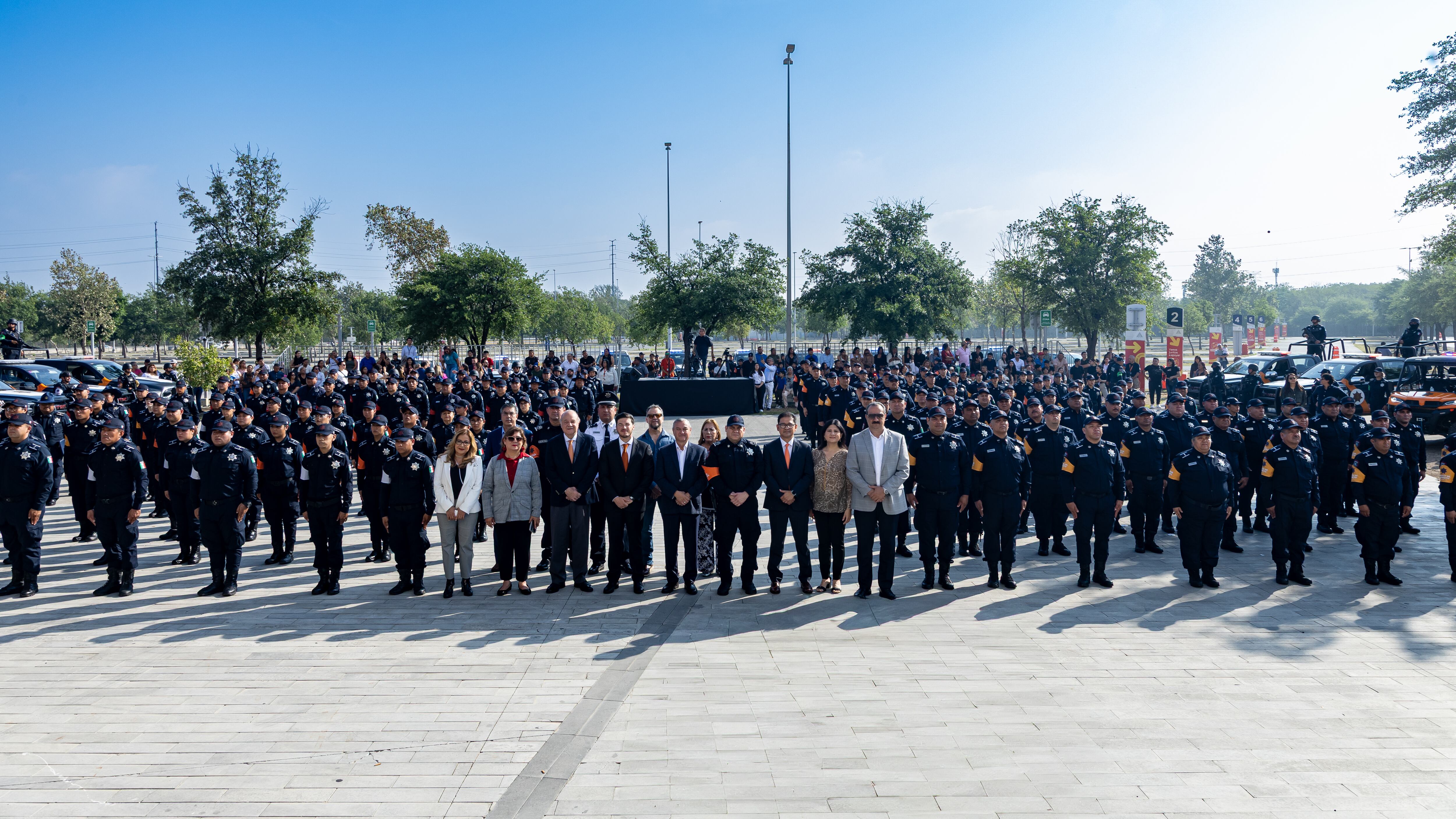 La ceremonia se realizó en la explanada del Estadio BBVA.