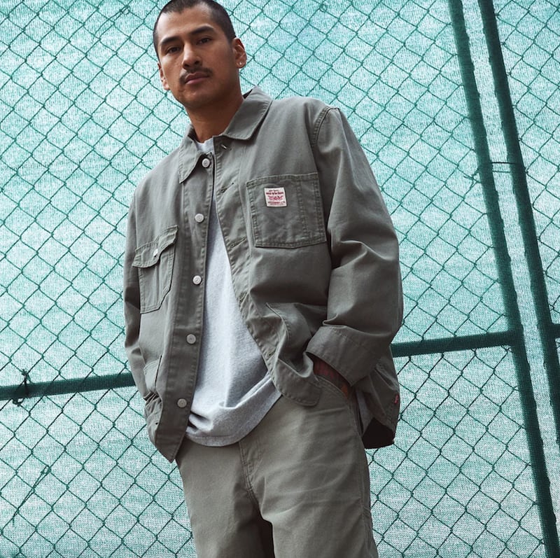 Levi’s reveló sus nuevas líneas como Grunge Finish, Blu Tab y Refreshed Americana, además de una alianza clave con Jordan Brand que conecta moda y deporte rumbo a la temporada mundialista