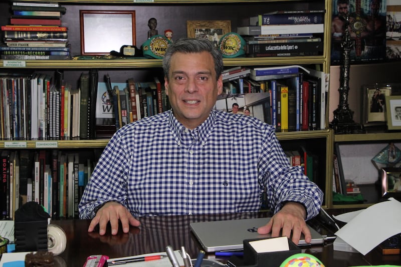 “El boxeo no es un juego. Es un deporte que exige respeto absoluto porque una mala decisión puede costar una vida.” — Mauricio Sulaimán