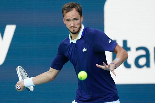 Wimbledon le prohíbe competir a tenistas rusos y bielorrusos