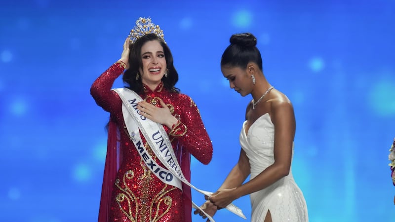 Fátima Bosch obtiene la corona de Miss Universe 2025