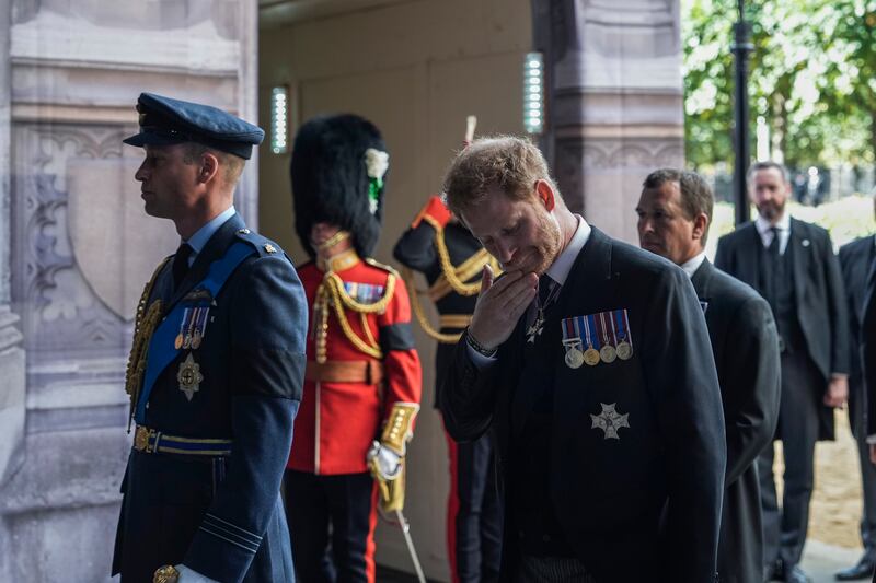 Reina sale por última vez de Palacio de Buckingham
