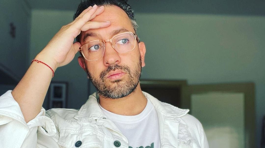 El comediante llegó a presentar su libro en el último día de FIL Guadalajara.