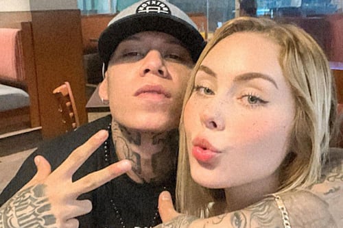 Difunden comprometedora imagen de Santa Fe Klan y Maya Nazor en Guadalajara