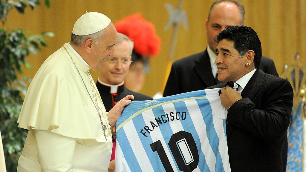El Papa Francisco y Diego Maradona