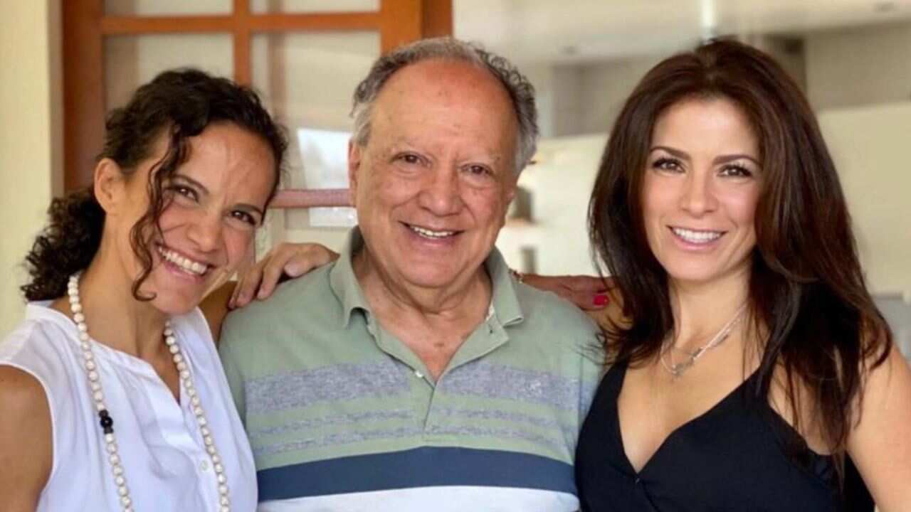 Alessandra Rosaldo reacciona a las acusaciones en contra de su papá