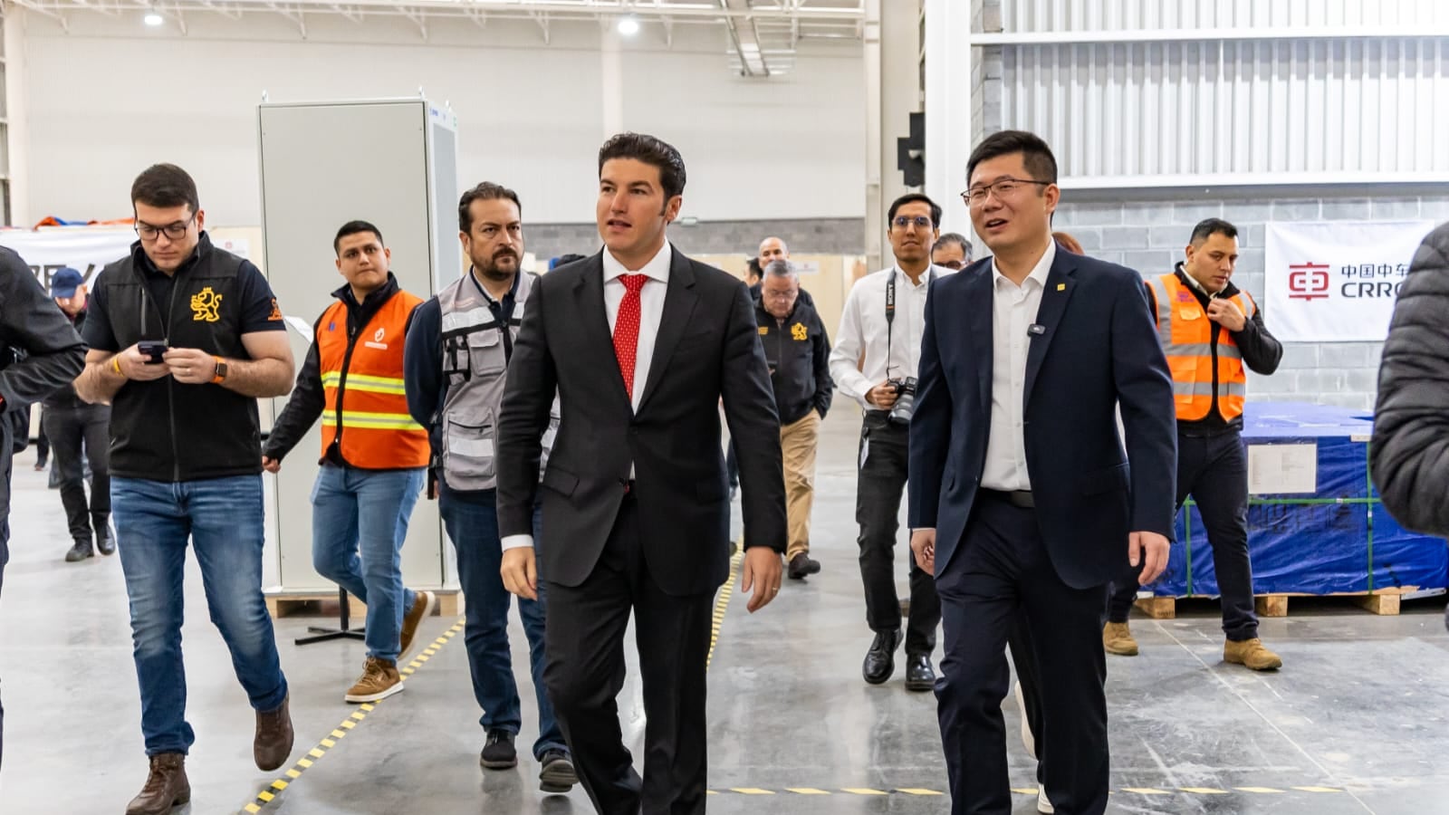 García supervisó la entrega de equipamiento y sistemas de las nuevas instalaciones del Metro.