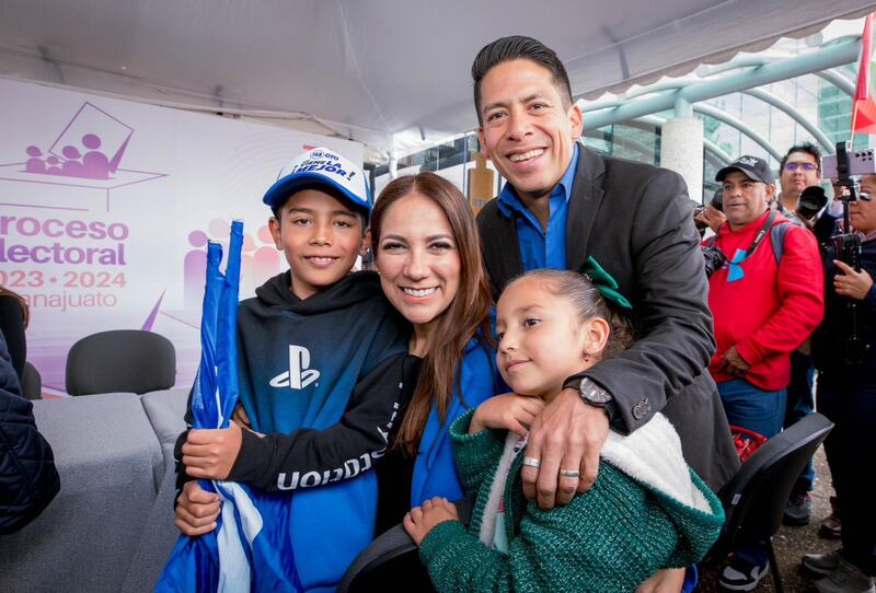 Libia García Muñoz Ledo se registra como candidata a gobernadora de Guanajuato