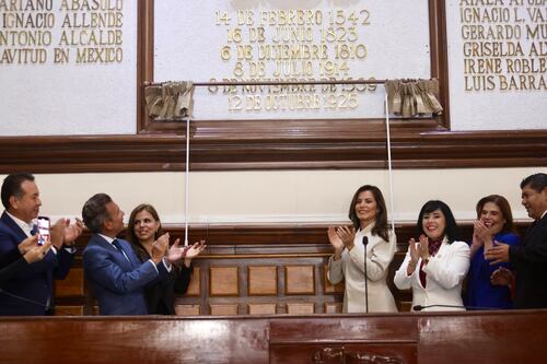 Con letras de oro, Guadalajara honra los 100 años de la Refundación de la UDG