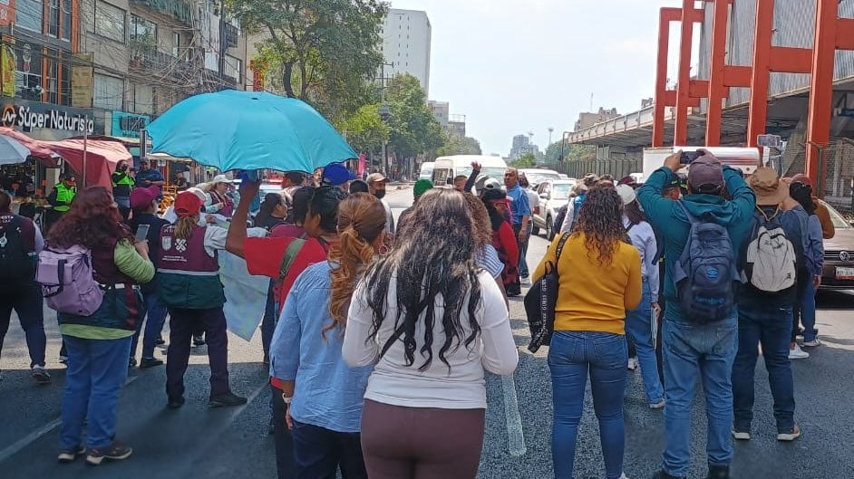 Integrantes de la Sección 21 del Sindicato Único del Gobierno de la Ciudad de México se manifestaron para exigir mejoras laborales